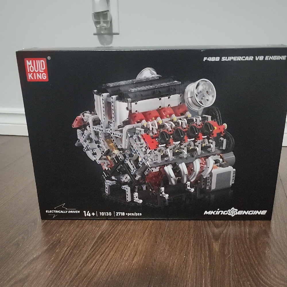 Mould King Supercar V8 Engine Model Kit - Fully Functional